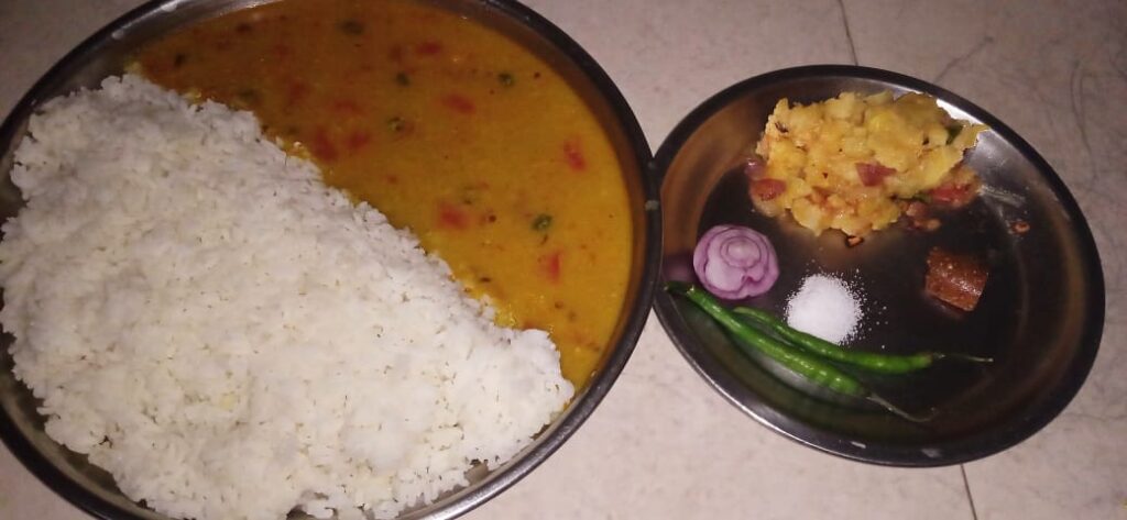 दाल चावल चोखा बिहारी प्रचलित व्यंजन