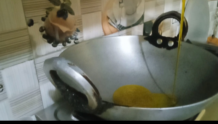 गर्म की हुई कड़ाई